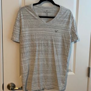Men’s gray t-shirt
